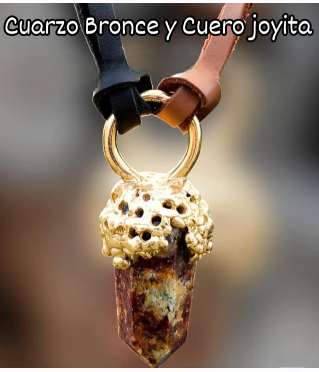 Colgante de cuarzo, bronce y cuero