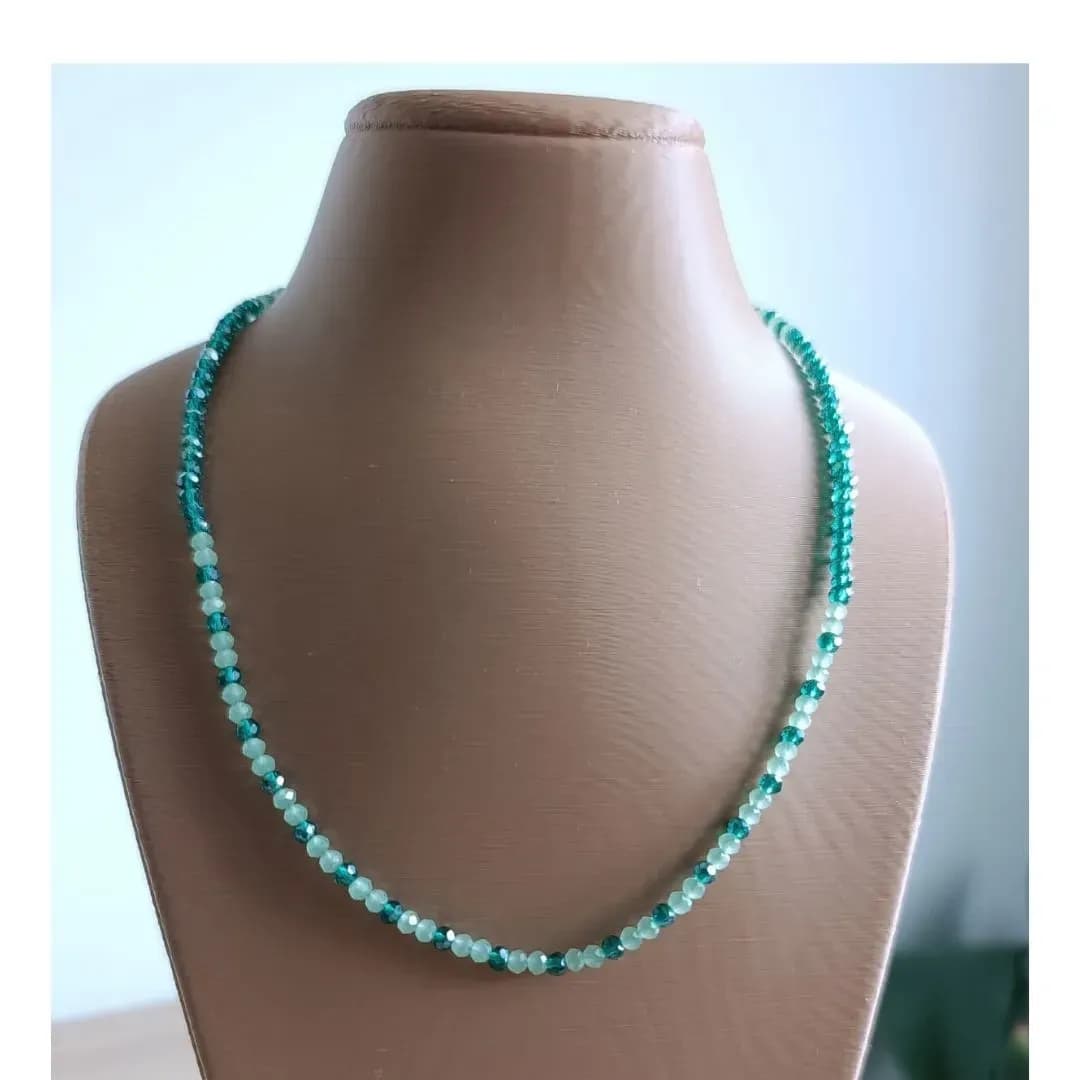 Collar cristal de roca. Nudo corredizo,